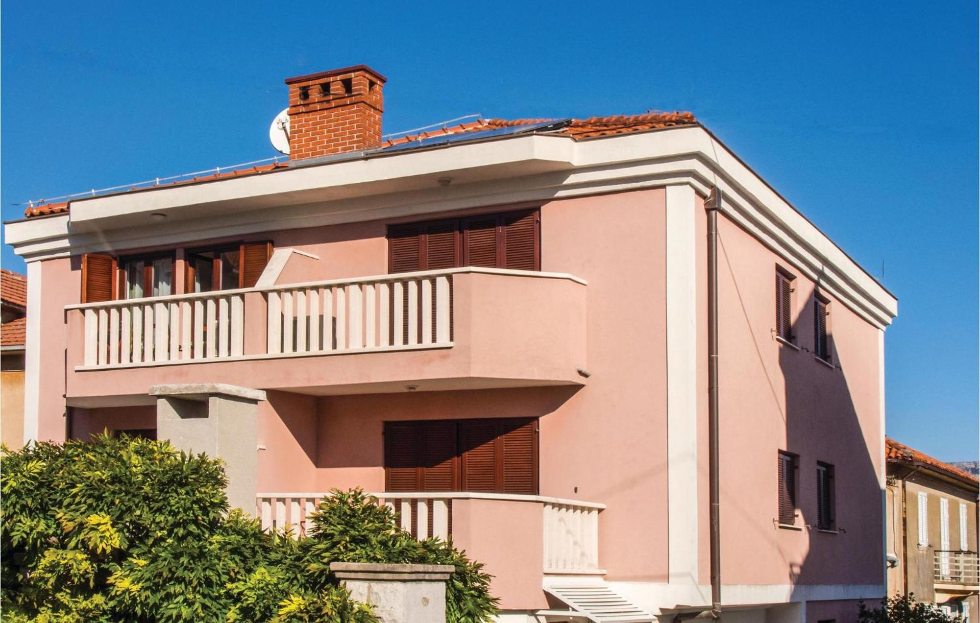 Lovely Apartment In Split With Wifi Экстерьер фото