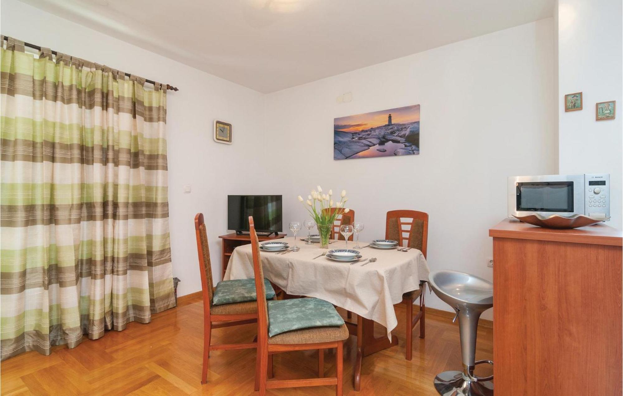 Lovely Apartment In Split With Wifi Экстерьер фото