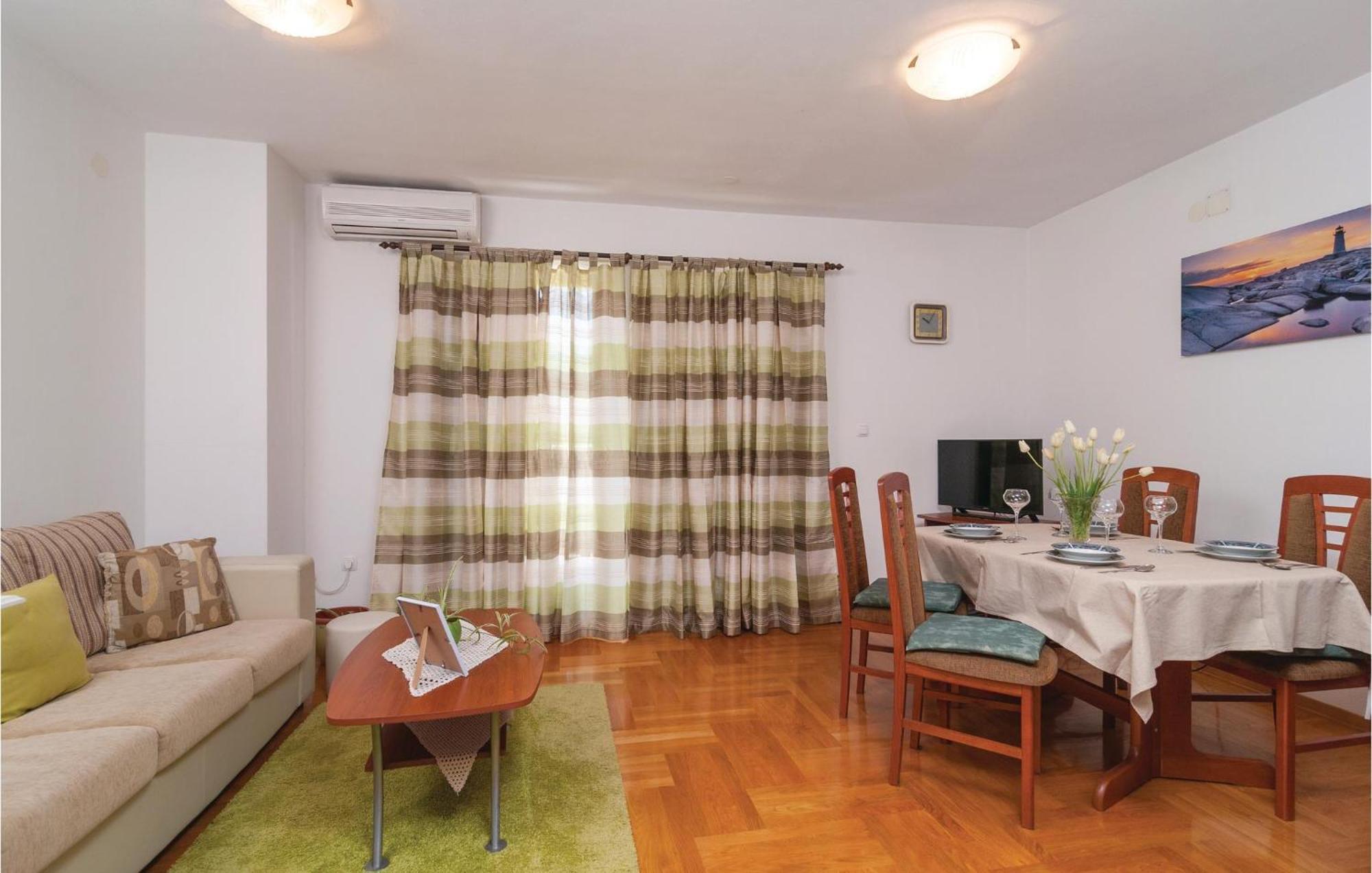 Lovely Apartment In Split With Wifi Экстерьер фото